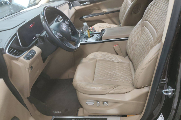 别克GL8 2021款 ES陆尊 653T 尊享型中控内饰19