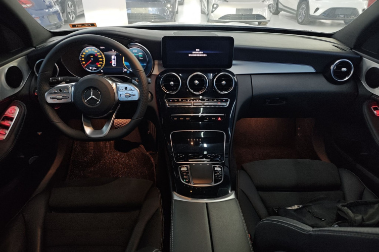 奔驰C级 2020款 改款 C 260 运动版中控内饰12