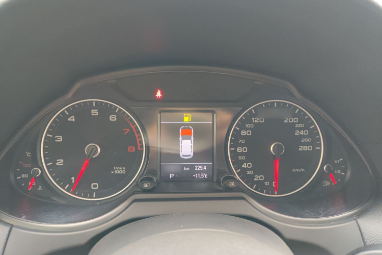 奥迪Q5 2013款 40 TFSI 舒适型局部细节14