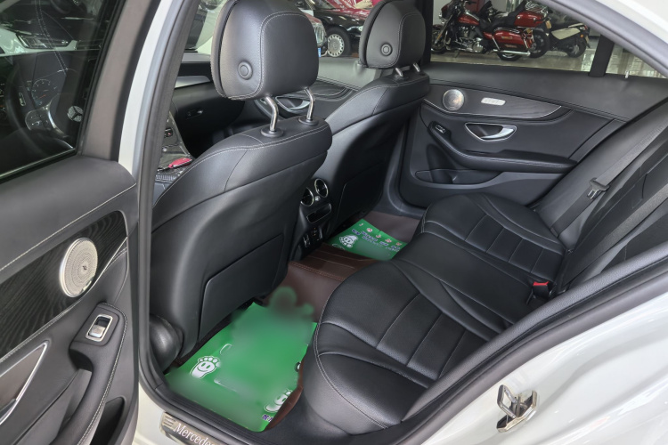 奔驰C级 2020款 C 260 L 运动版中控内饰7005