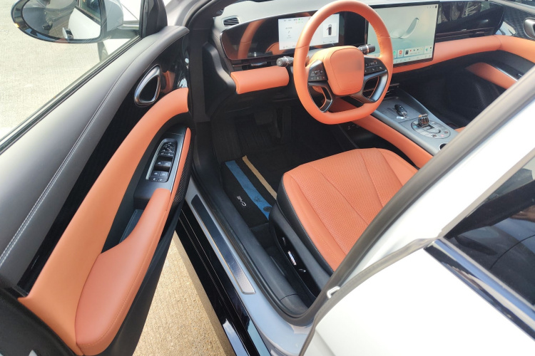 比亚迪 海豹 2025款 改款 650智驾版中控内饰7003