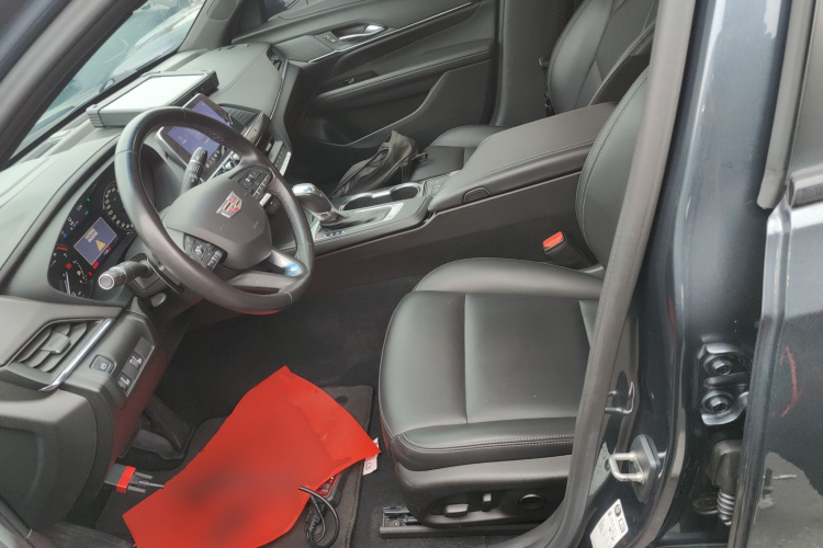 凯迪拉克CT4 2021款 28T 风尚型中控内饰19