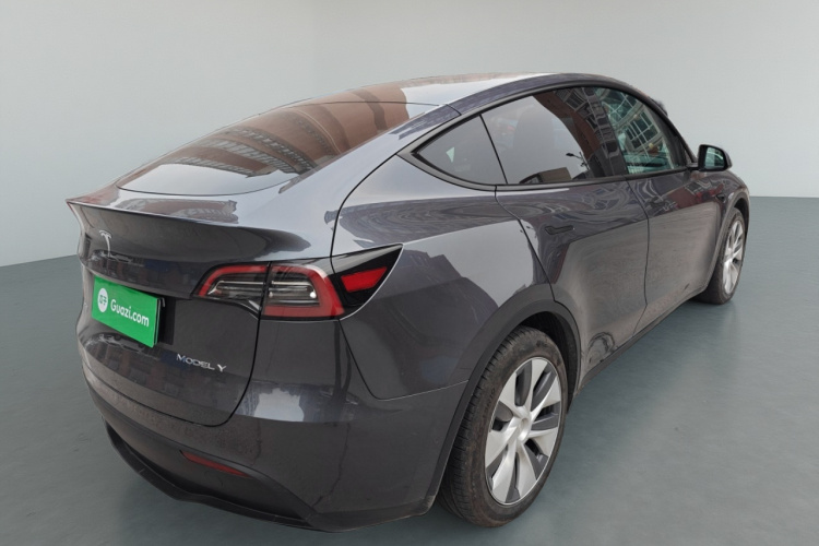 特斯拉 Model Y 2022款 改款 后轮驱动版车身外观7