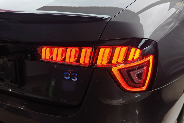 领克03 2021款 1.5TD DCT劲 冠军版车身外观9