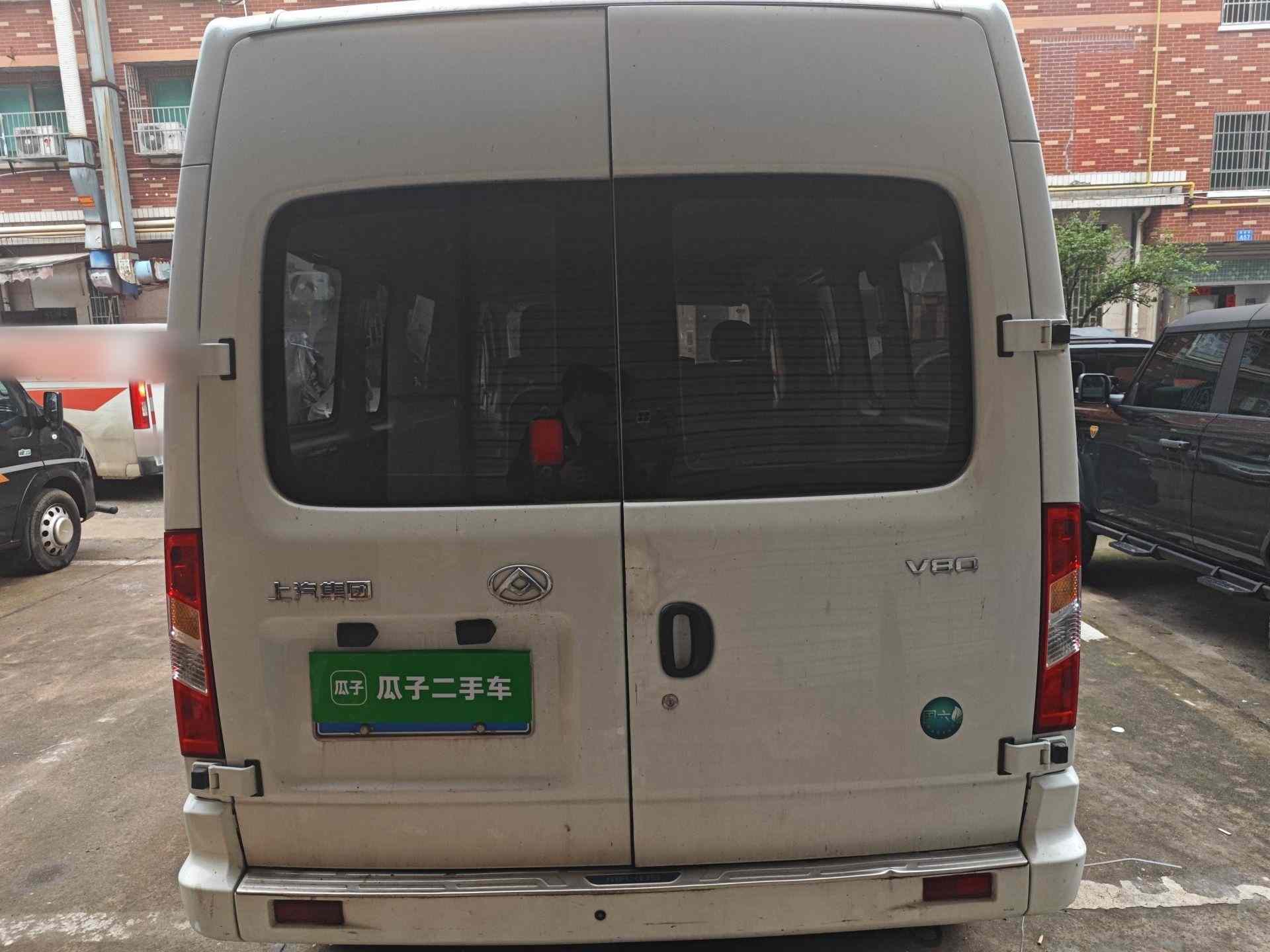 上汽大通MAXUS 新途V80 2025款 超值版傲运通 2.0T 手动长轴中顶127Ps 6/7/9座(3)