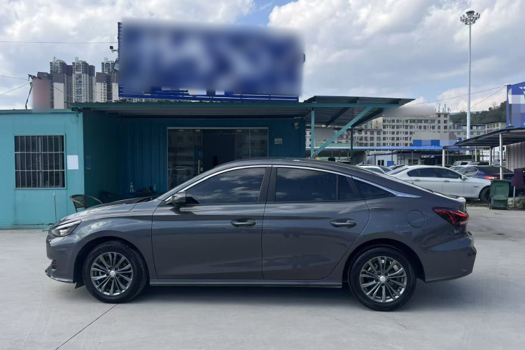 名爵 MG5 2025款 180DVVT 全球豪华版车身外观6003