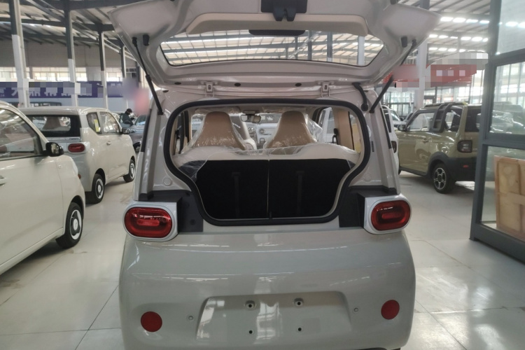 五菱汽车 宏光MINIEV 2024款 第三代 215km 青春版机舱底盘23