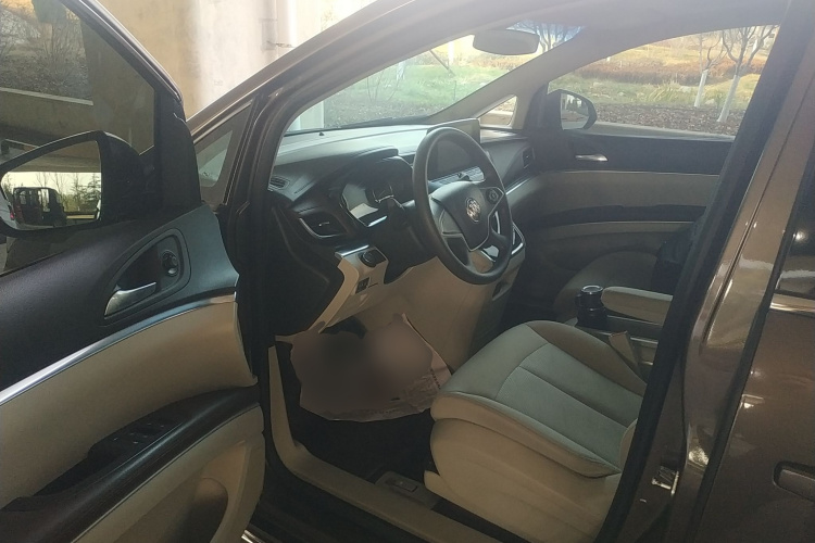 别克GL8 2023款 陆上公务舱 舒适型中控内饰20