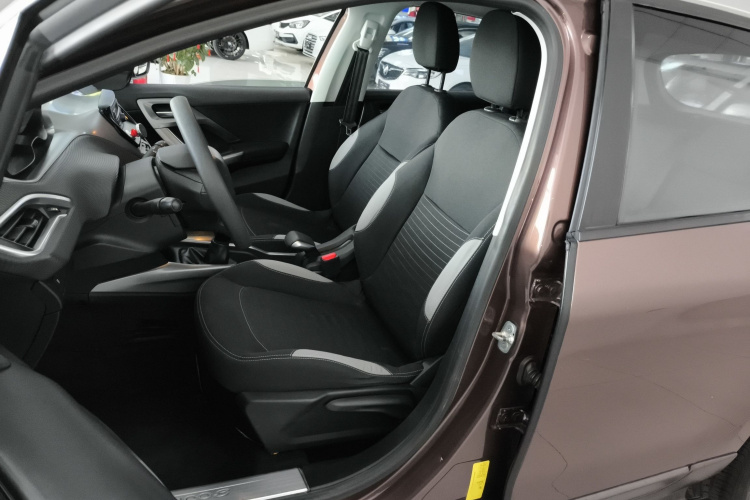 标致2008 2014款 1.6L 手动潮流版局部细节19