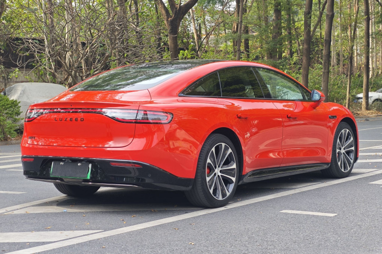 鸿蒙智行 智界S7 2025款 785km Ultra车身外观6005