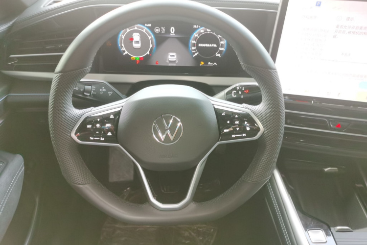 大众 帕萨特 2025款 Pro 380TSI 星空龙尊版中控内饰13