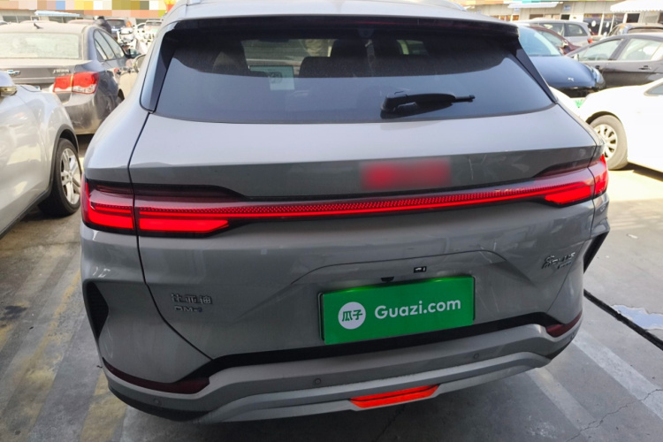 比亚迪 宋PLUS新能源 2025款 DM-i 智驾版 112KM 尊荣型车身外观6