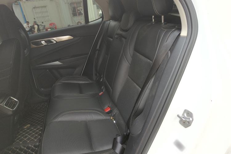 领克01 2017款 2.0T 两驱型Pro版中控内饰7004