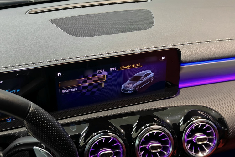 奔驰A级AMG(进口) 2020款 改款 AMG A 35 4MATIC中控内饰7004