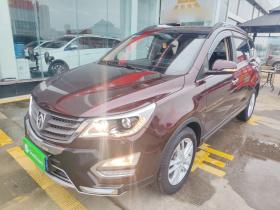 宝骏560 2016款 1.8L 手动精英型