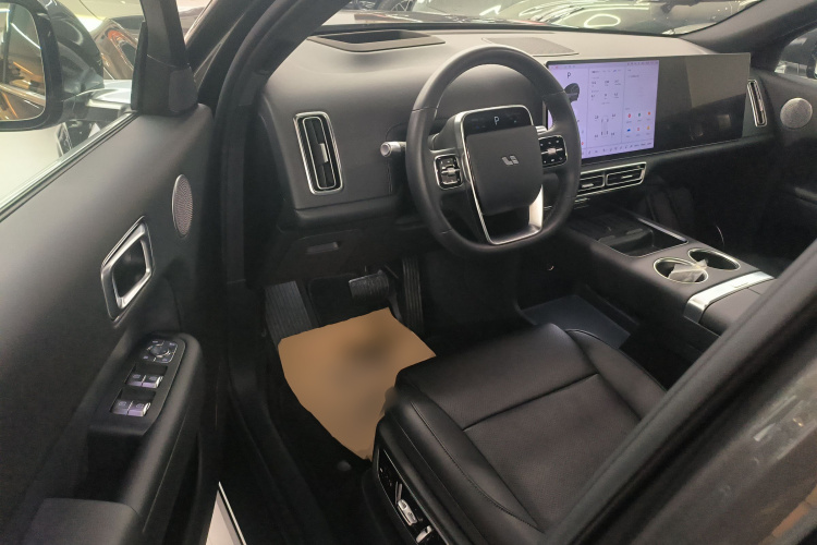 理想汽车 理想L8 2024款 Ultra中控内饰20