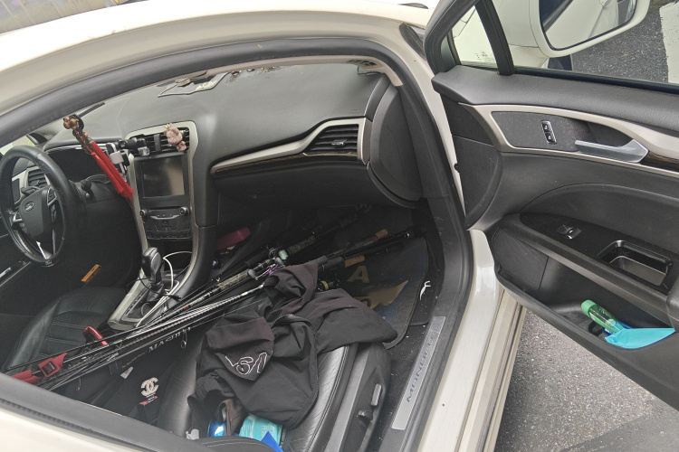 福特 蒙迪欧 2013款 2.0L GTDi200豪华型局部细节9005