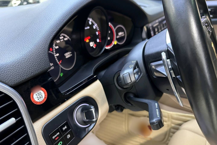 保时捷 2018款 Cayenne 3.0T中控内饰7003