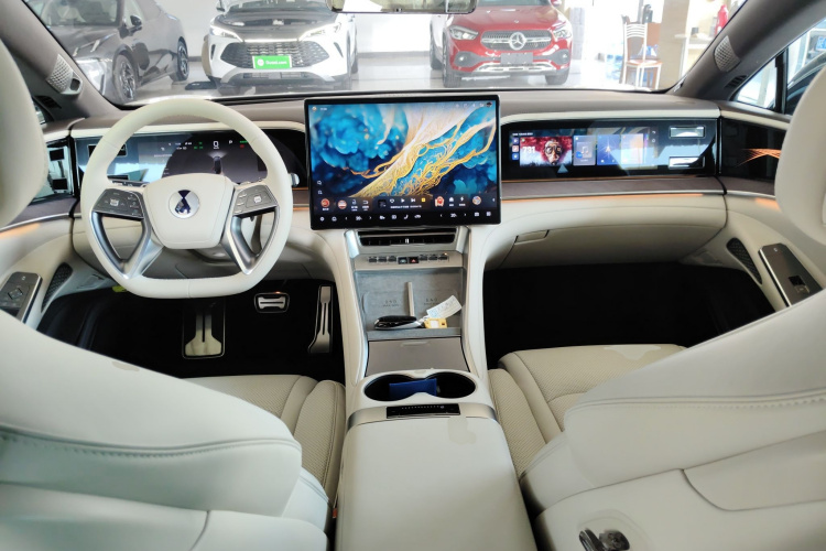 腾势Z9 2024款 630km 四驱Max版中控内饰7002