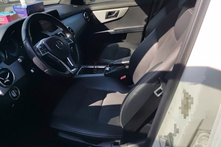 奔驰GLK级 2015款 GLK 300 4MATIC 时尚型 极致版局部细节19