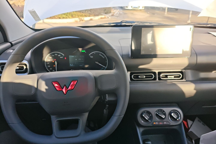 五菱汽车 五菱宏光新能源 2024款 纯电版 300KM 标准型中控内饰7002