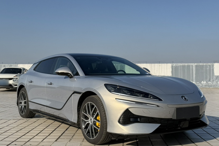 腾势Z9GT 2024款 1100四驱Pro版车身外观6012