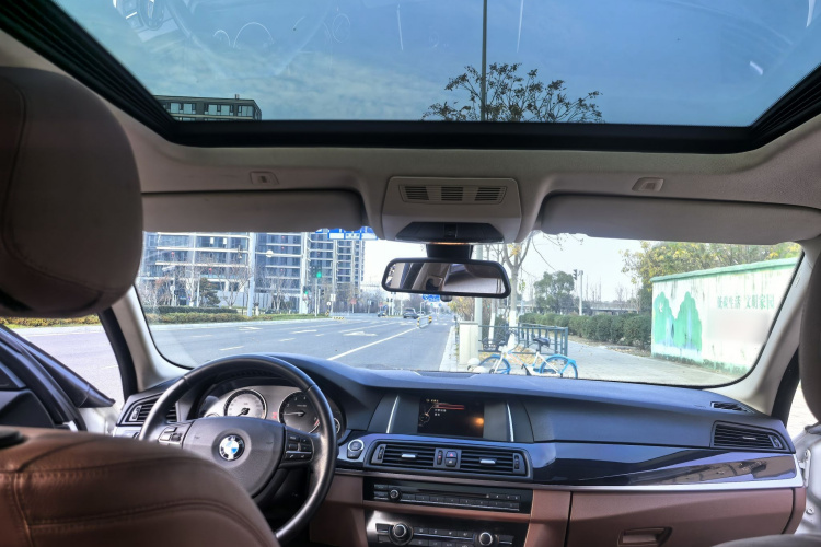 宝马5系(进口) 2015款 520i 典雅型中控内饰7006