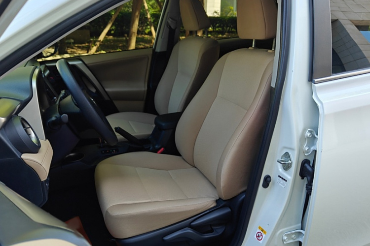 丰田 RAV4荣放 2015款 2.0L CVT两驱风尚版中控内饰7001