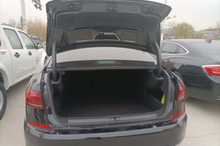 大众 帕萨特 2023款 改款 330TSI 星空精英版机舱底盘23