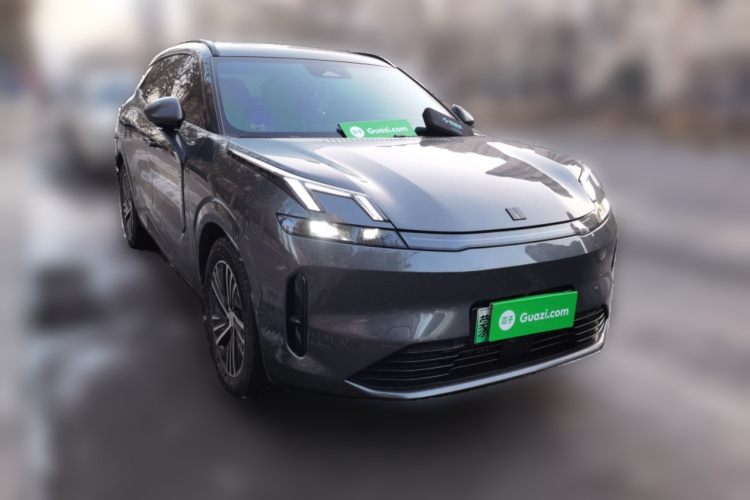 领克08 EM-P 2025款 120km 长续航Pro车身外观3