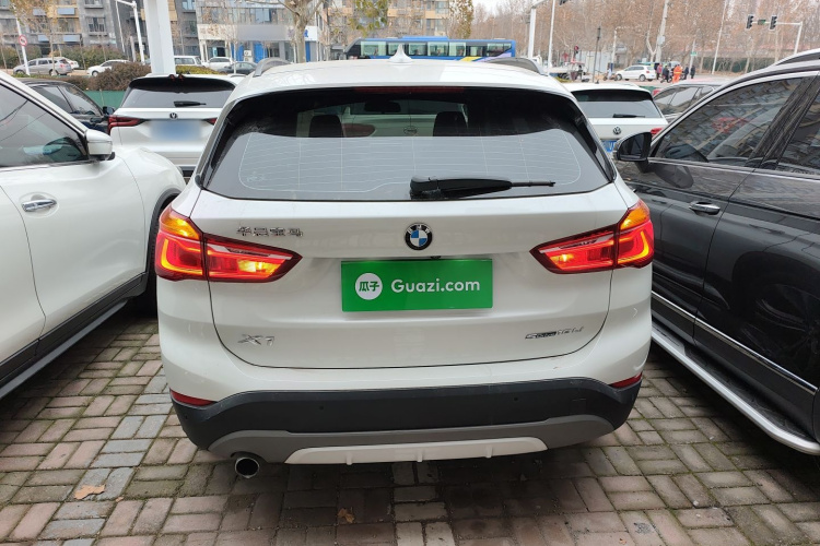 宝马X1 2019款 sDrive18Li 尊享型车身外观6