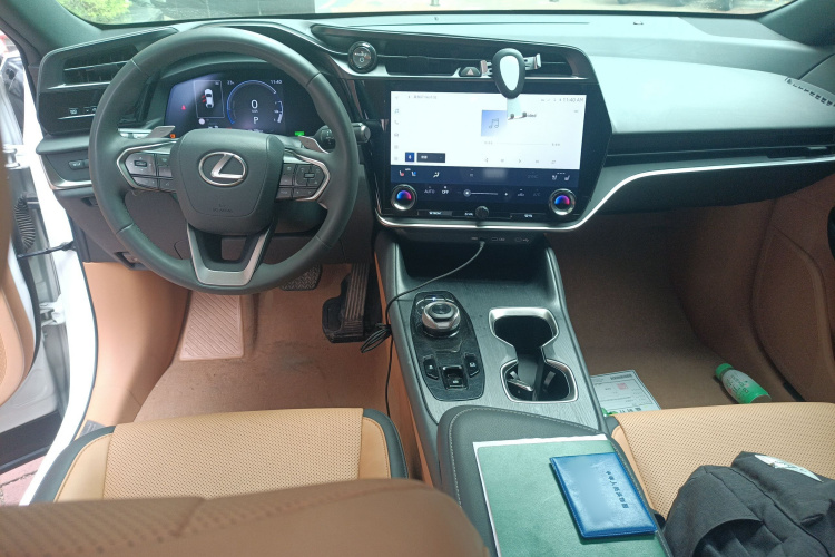 雷克萨斯RZ 2023款 450e 四驱纵享版中控内饰12
