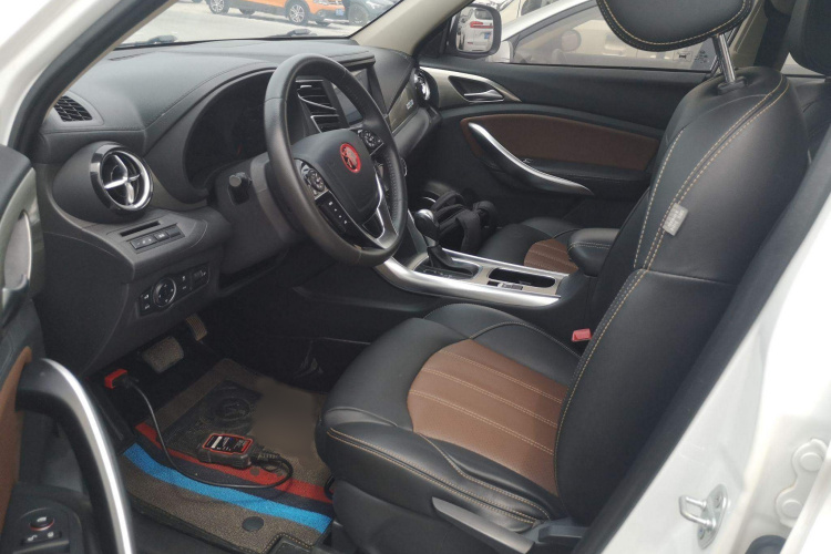 比亚迪 宋 2018款 1.5TID 自动智联尊贵型局部细节19