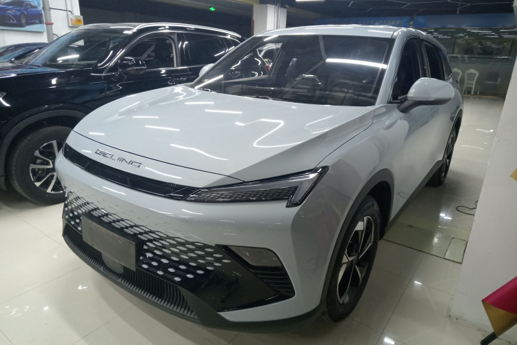 北京汽车 魔方 2023款 1.5T DCT青春版车身外观1