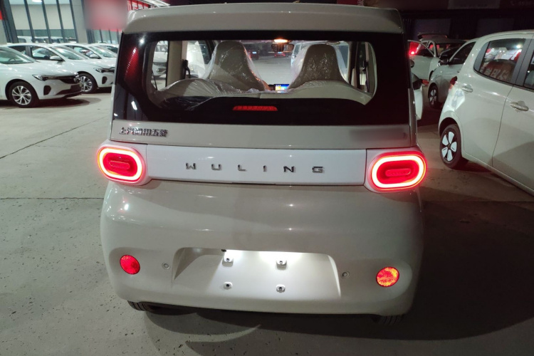 五菱汽车 宏光MINIEV 2024款 第三代 215km 青春版车身外观6004