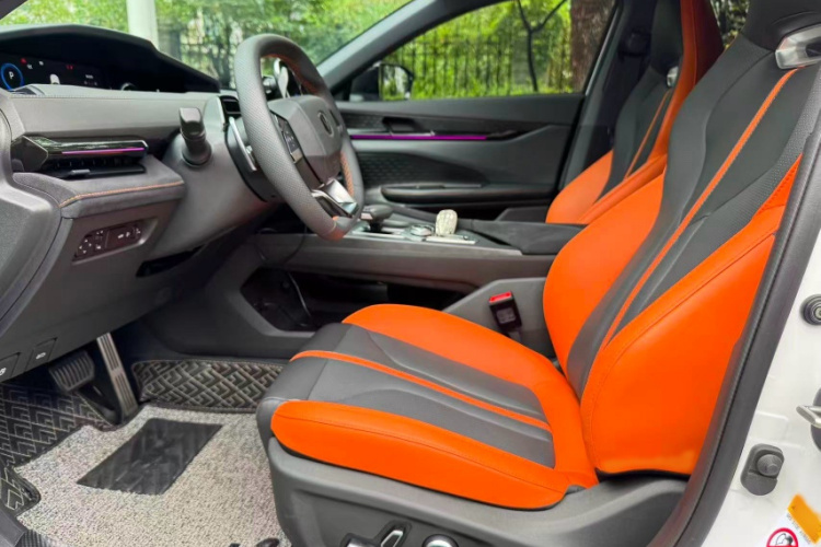 长安UNI-V 2024款 1.5T 尊贵运动型中控内饰7002