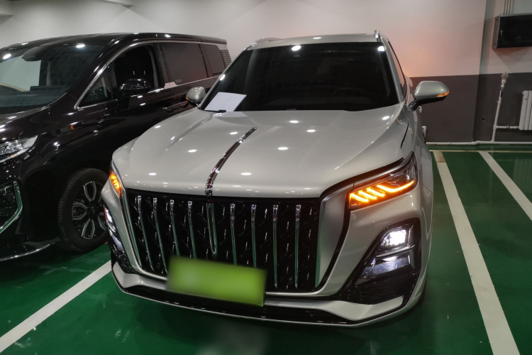 红旗HS5 2023款 2.0T 四驱旗享Pro版车身外观2