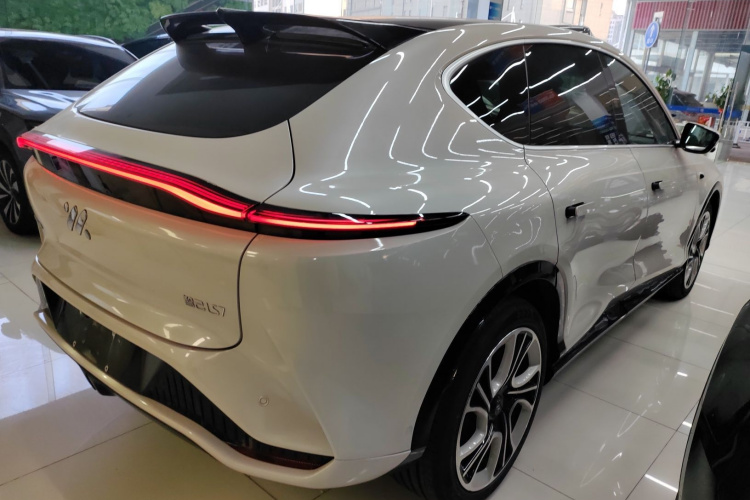 智己汽车 智己LS7 2023款 100kWh Pro四驱版车身外观7