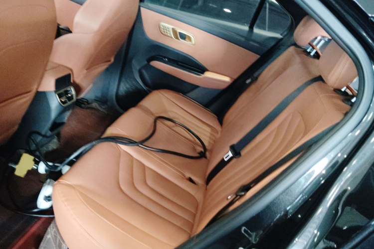 哪吒汽车 哪吒X 2023款 500 Lite中控内饰7004