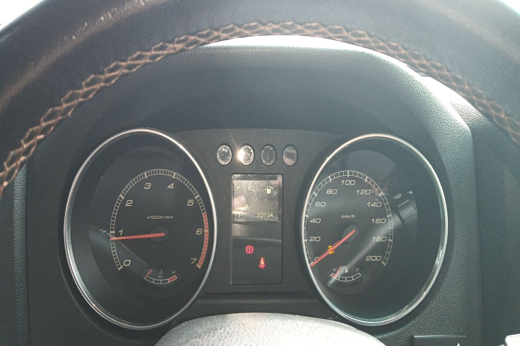 北京BJ40 2016款 40L 2.3T 自动两驱尊贵版局部细节14