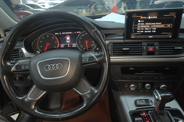 奥迪A6L 2015款 TFSI 百万纪念智领型中控内饰12