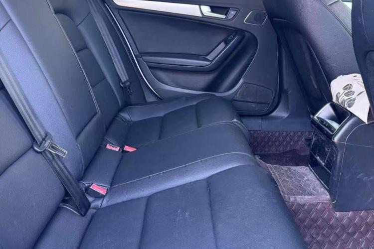 奥迪A4L 2013款 35 TFSI 自动标准型中控内饰7003