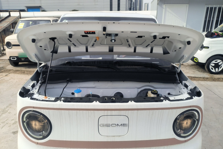 吉利银河 2024款 熊猫mini 200km 耐力熊机舱底盘24