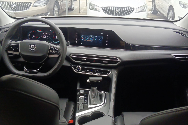 长安 逸动 2022款 PLUS 1.6L GDI CVT精英型中控内饰7005