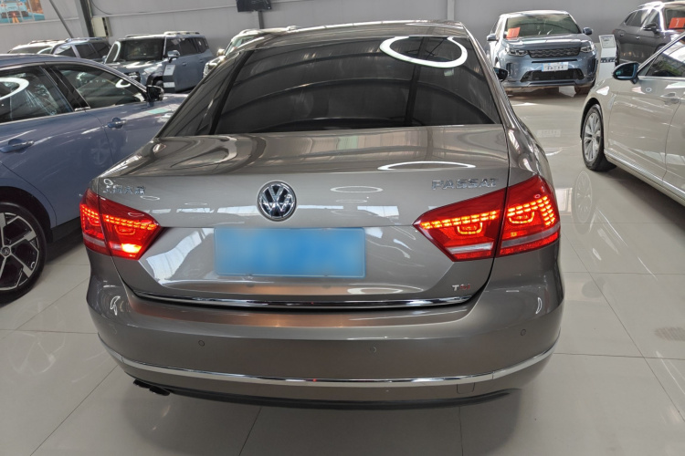 大众 帕萨特 2015款 1.8TSI DSG御尊版车身外观6