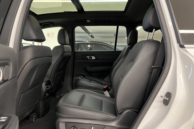 理想汽车 理想ONE 2021款 增程6座版中控内饰7013