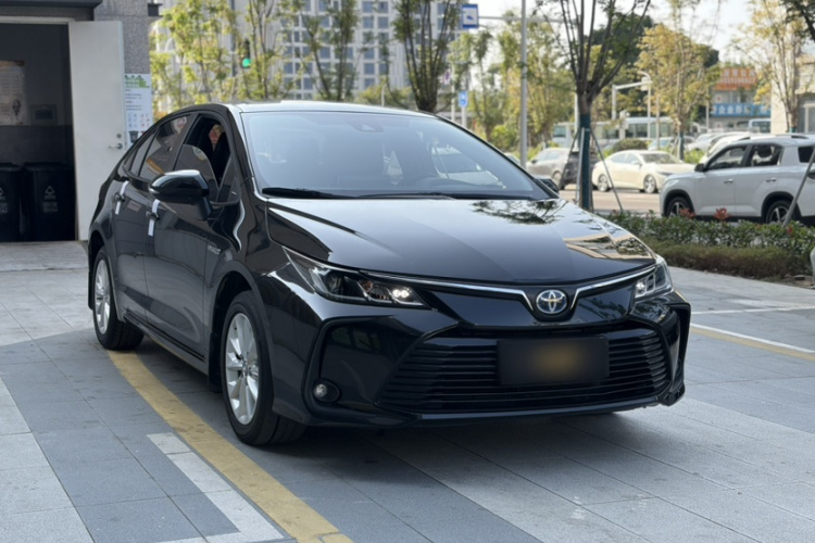 丰田 卡罗拉 2021款 双擎 1.8L E-CVT精英版车身外观6001