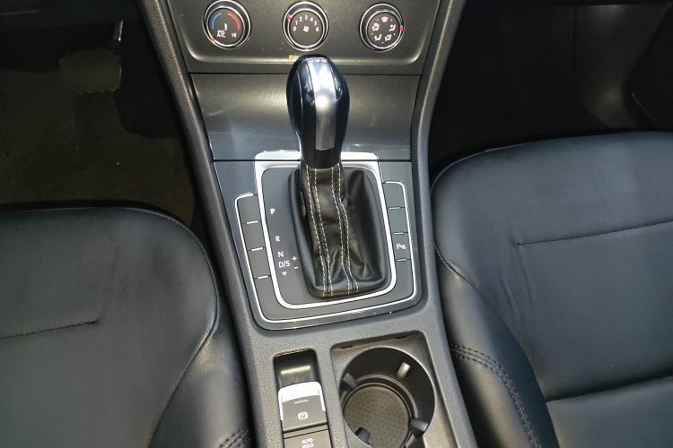 大众 高尔夫 2017款 230TSI 自动舒适百万辆纪念版局部细节18