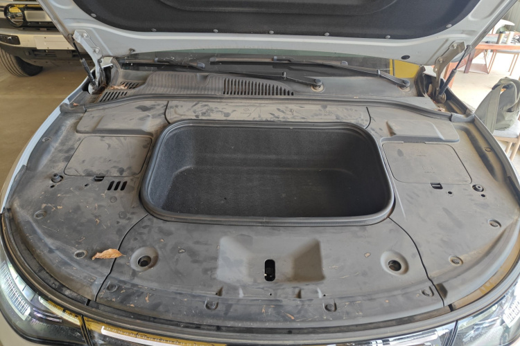 零跑汽车 零跑C01 2022款 后驱超长续航版机舱底盘24