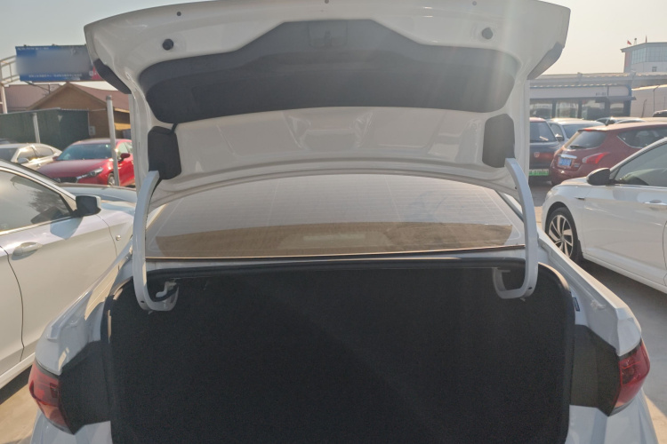 大众 速腾 2023款 300TSI DSG超越版机舱底盘23